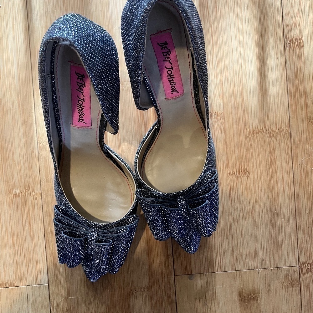 Betsey Johnson Prince Dorsay Bow Toe Pumps - Pewter - Picture 4 of 10